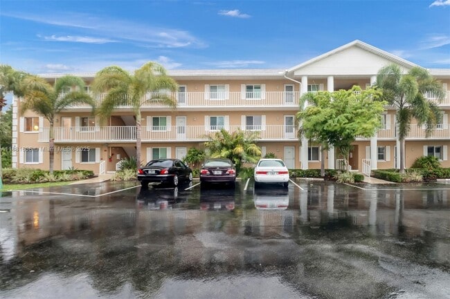 Building Photo - 3041 Sandpiper Bay Cir Unit H201 Rental