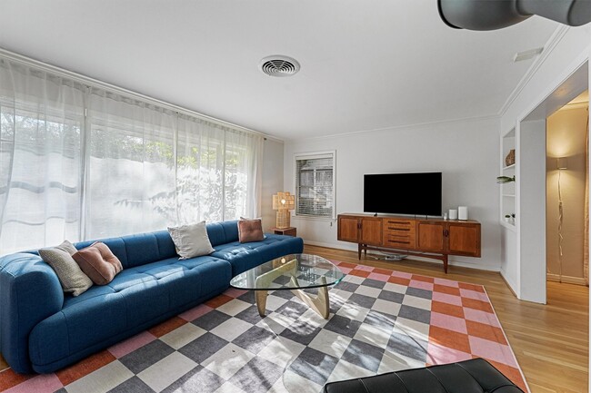 Photo - 2052 Addison Rd