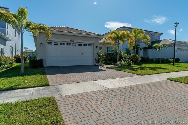4644 Citron Wy
