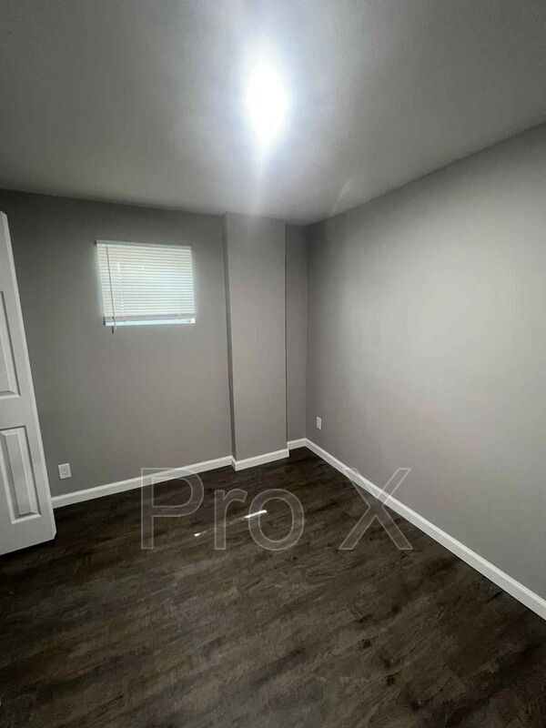 Photo - 610 W 9th St