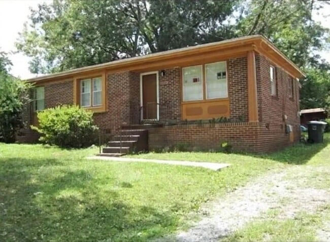 Building Photo - 1507 Woodbriar Ave
