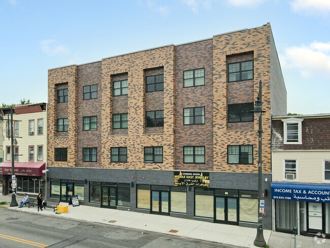 Photo - 941-945 Main St