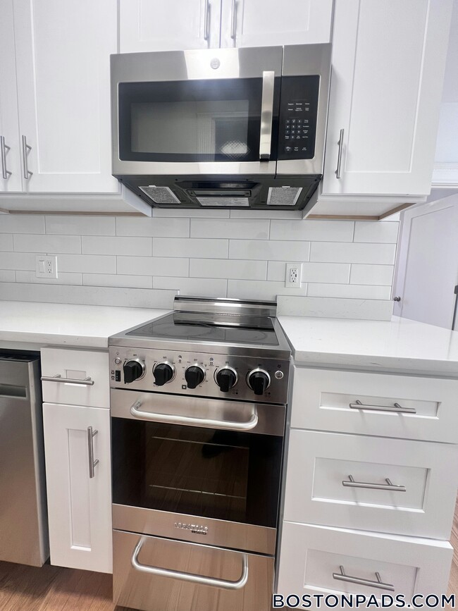 Photo - 175 Hemenway St Apartment Unit 15