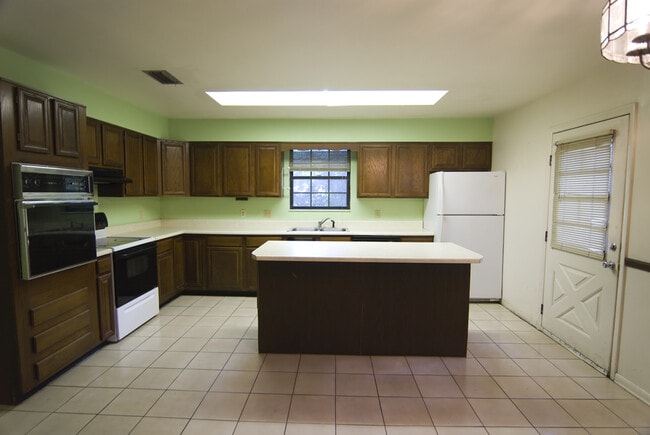 Photo - 313 NW 36th St