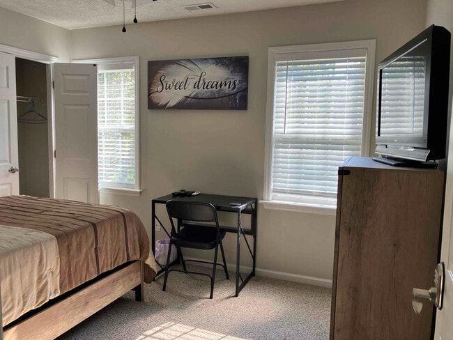 Photo - 130 Plow Point Ln