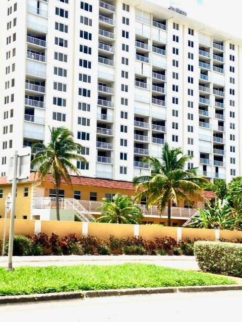 Photo - 2121 N Ocean Blvd Unidad Eastside Gem