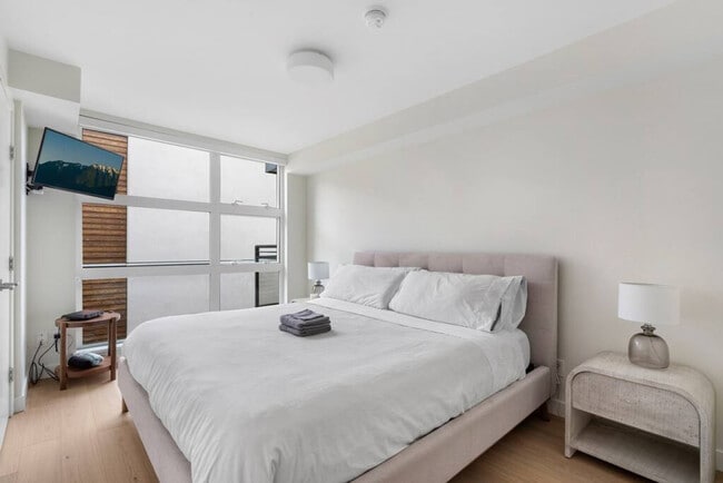 Photo - 1160 Oxford St Unit ID1051836P