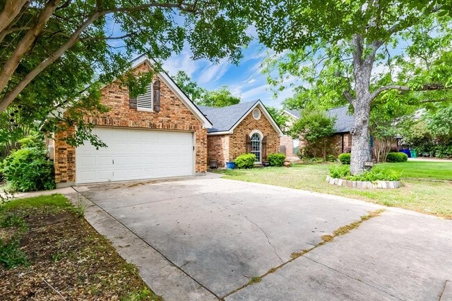 Photo - 2106 Heather Dr