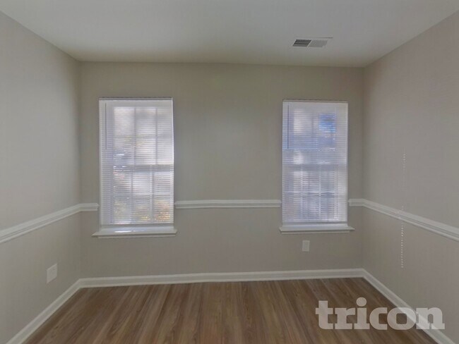 Photo - 1916 Lexington Ave