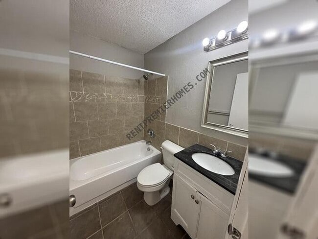 Photo - 814 King Pl