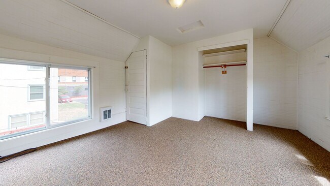 Building Photo - 800 13th Ave SE Rental
