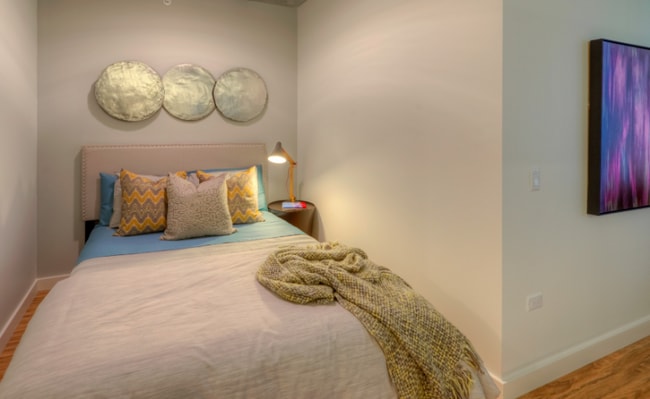 Photo - 122 W Couch Pl