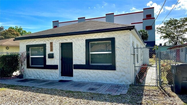 Photo - 912 NW 2nd St