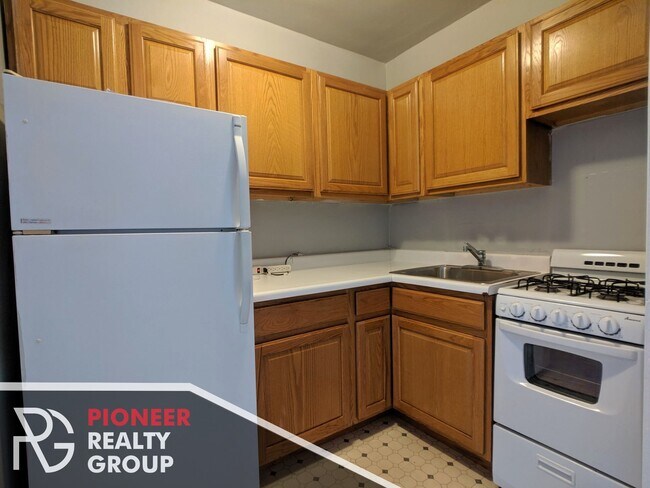 Photo - 711 W Belmont Ave Unit 404