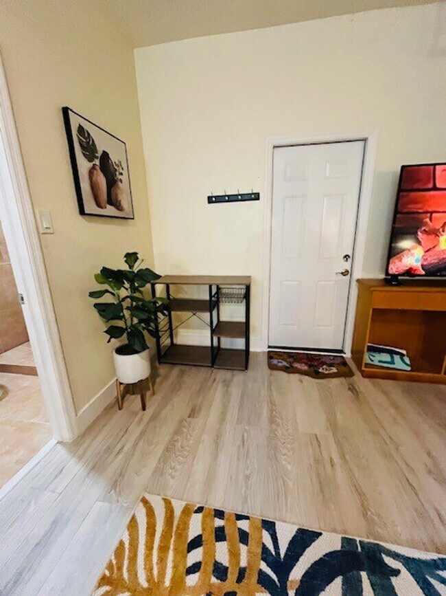 Photo - 507 NE 34th St Unit SI ID1231716P