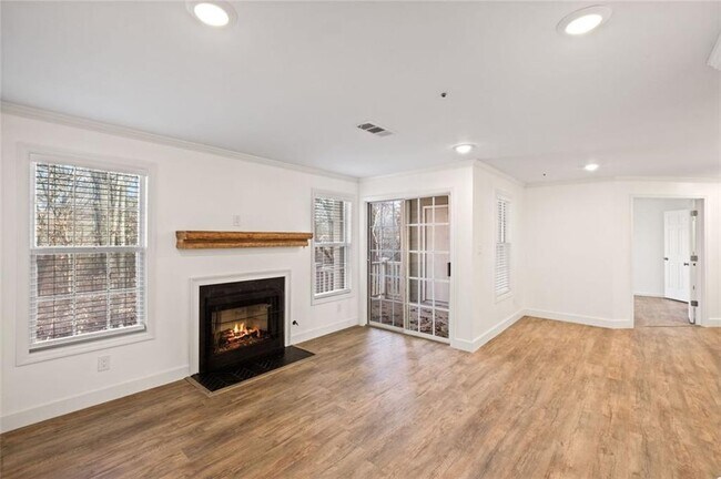 Photo - 2098 River Heights Walk SE