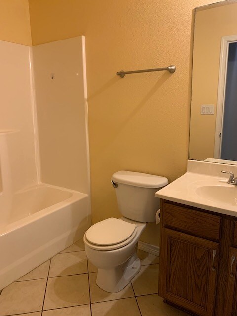 Photo - 5720 Shadowbend Cir W