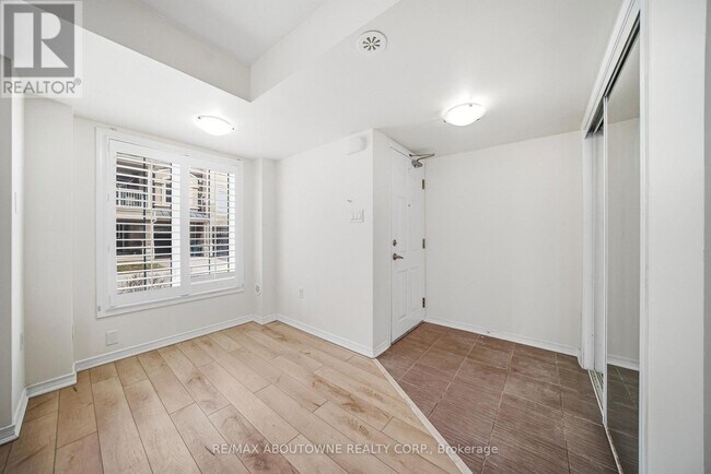 Photo - 2441 Greenwich Dr