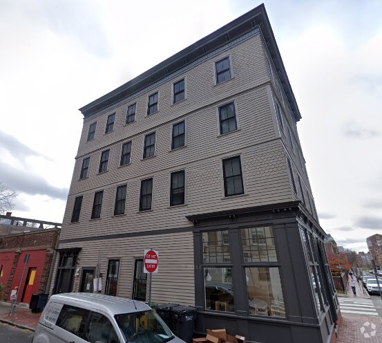 Building Photo - 40 Bow St Unit 1 Rental