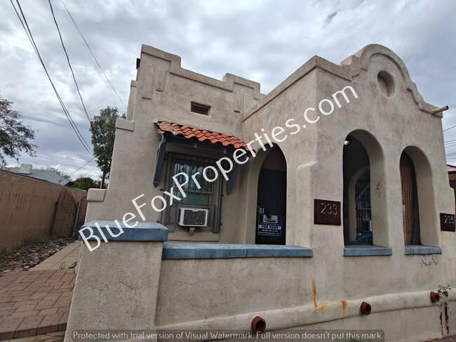 Building Photo - 233 N Jacobus Ave