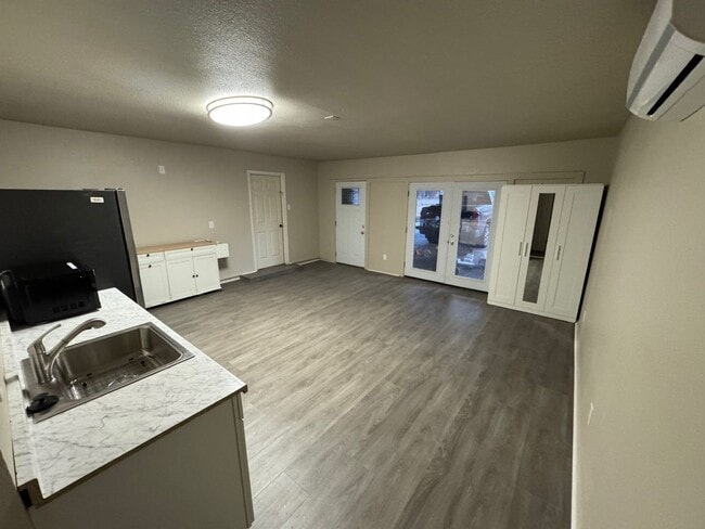 Photo - 5303 Shady Oak Cir Unit B