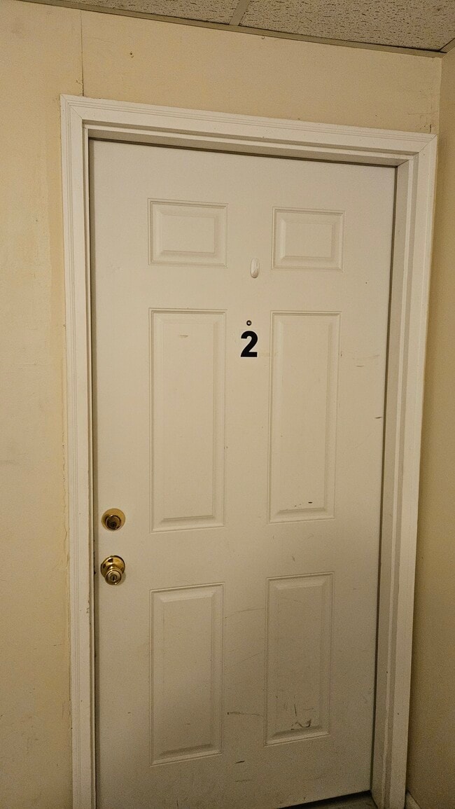 Building Photo - 160 E 2nd St Unit 2