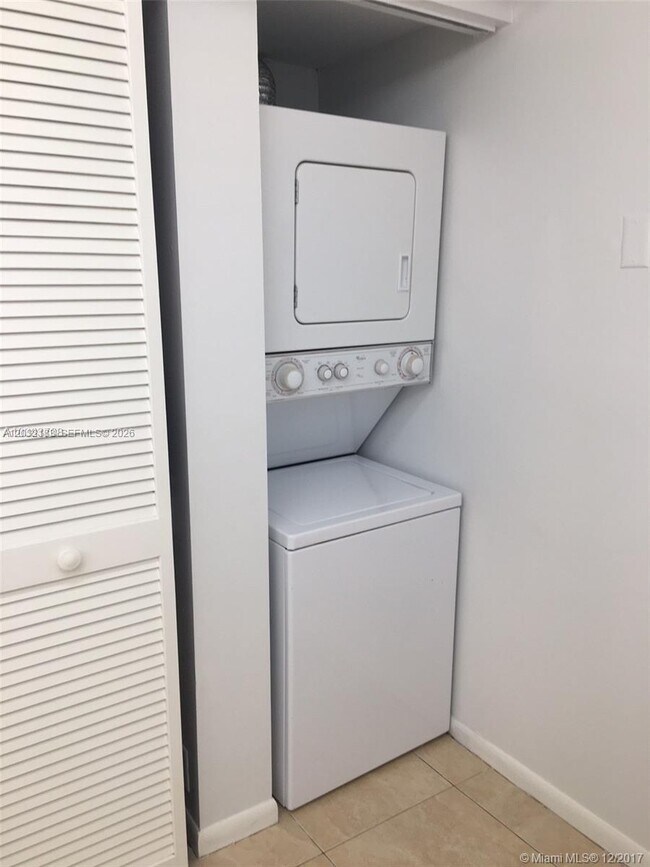 9341 Collins Ave Unit 1006