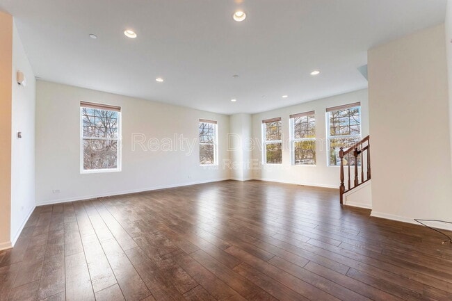 Photo - 112 Waterbury Cir