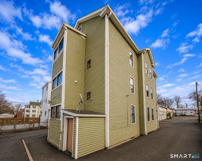 Photo - 422 Allen St