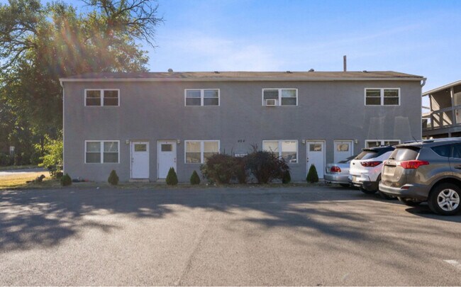 Building Photo - 482 E Norwich Ave Rental