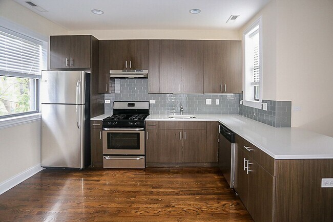 Photo - 3706 N Wilton Ave Unit 3