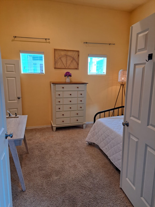 6946 Axis St SE