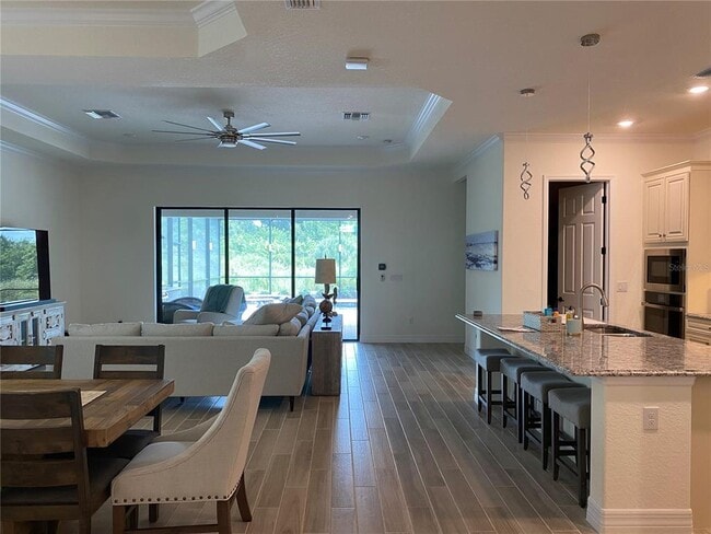 Photo - 17525 Hickok Belt Loop