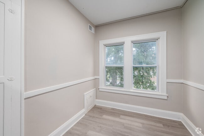 1BR, 1BA - 655SF - Dining Room