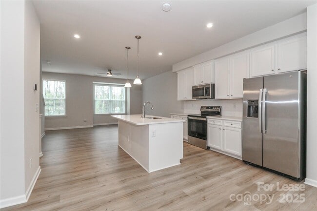 Photo - 5038 Springarn Ct