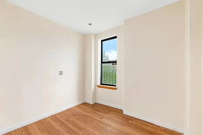 Photo - 619 East 5th Street Unit 29