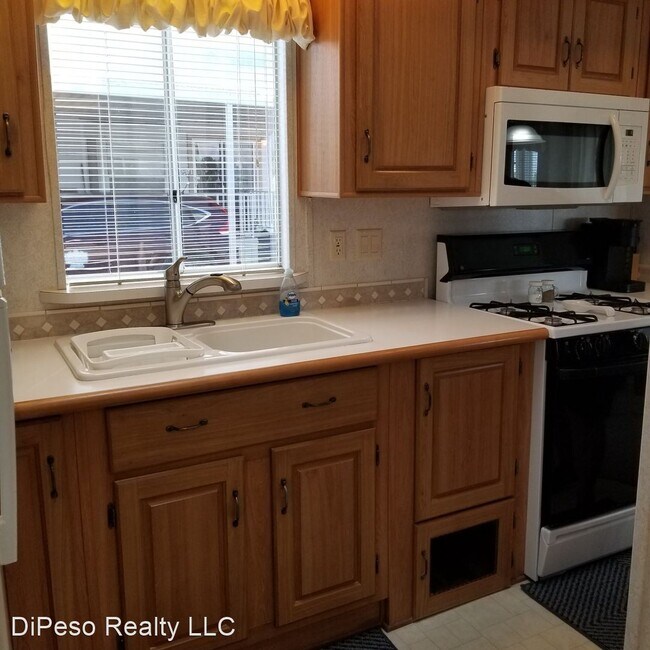 1 br, 1 bath House 1030 S Barrel Cactus Rental House Rental in