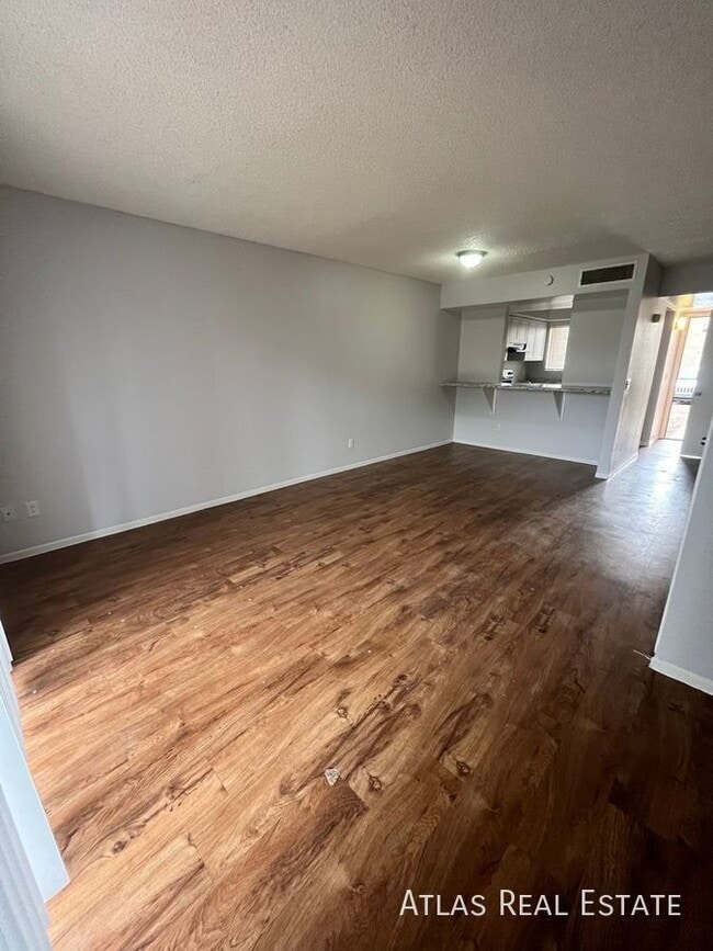 2820 E Kathleen Rd Unit 103