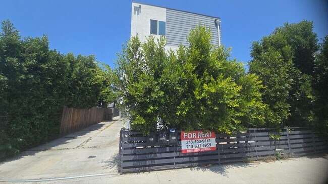 Photo - 32(839) Unit 32(841)