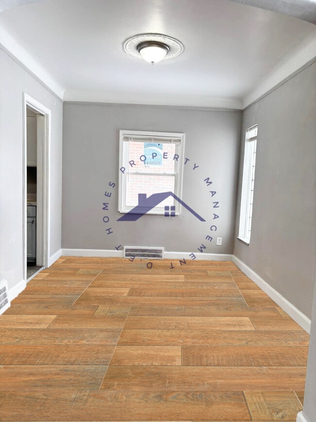 Photo - 9622 Rutland St