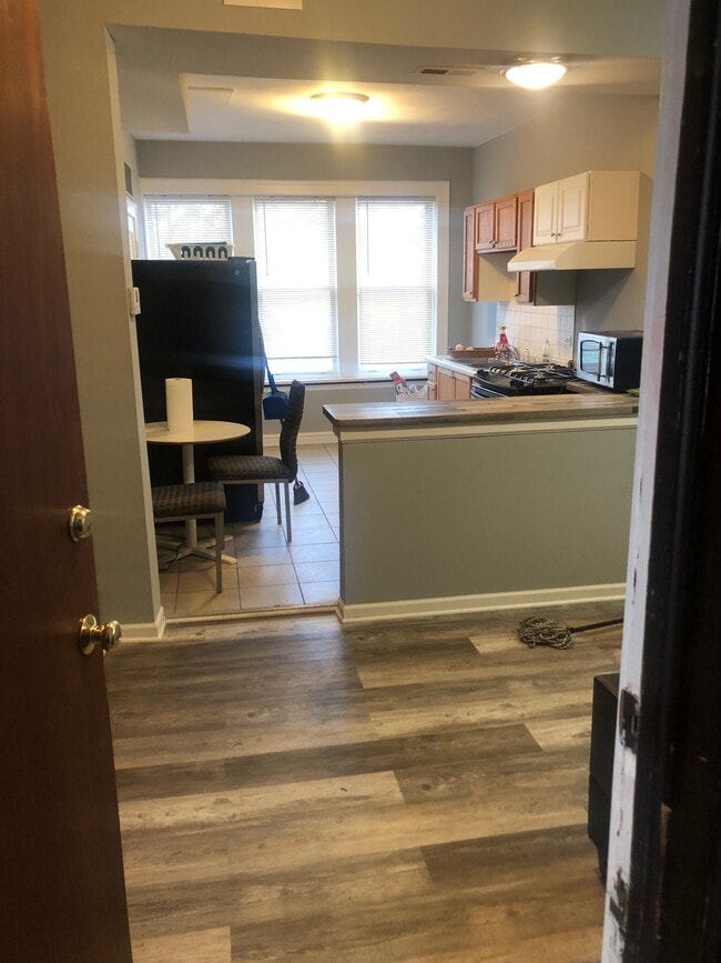 Photo - 3000-3006 N Cicero Ave