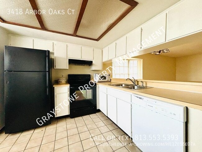 Photo - Beautiful 2b/2.5b townhome in the heart of...
