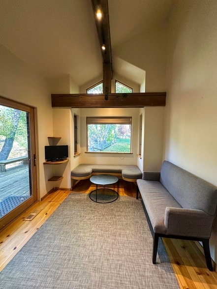 Photo - 233 Timberline Rd