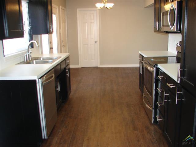 Photo - 423 Top Hill Dr