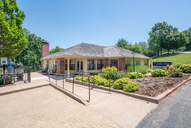 Lago Vista Apartments