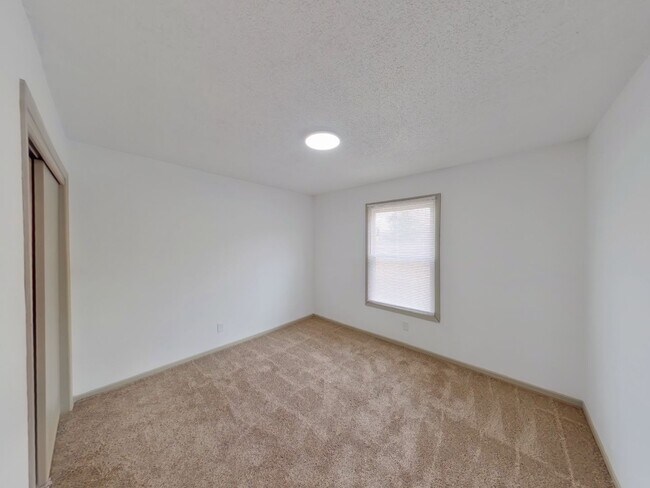 Photo - 234 N Acadia St