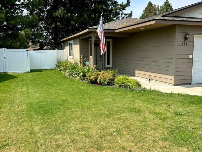 Photo - 614 S Stevens