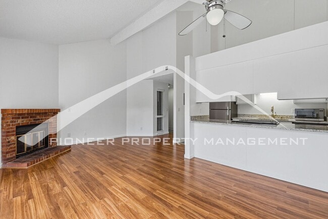 Photo - Spacious Condo with Washer/Dryer and Central AC Unit 302