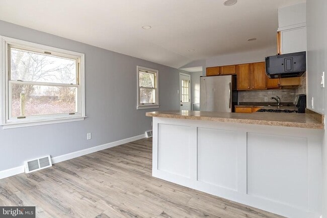 Photo - 130 Pulaski Ave