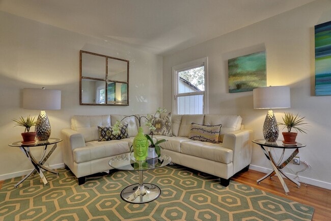 Photo - 1033 56th St